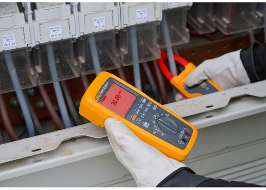 Fluke 283 FC |  Multimetro digital solar CAT III 1500V y pinza amperimetrica