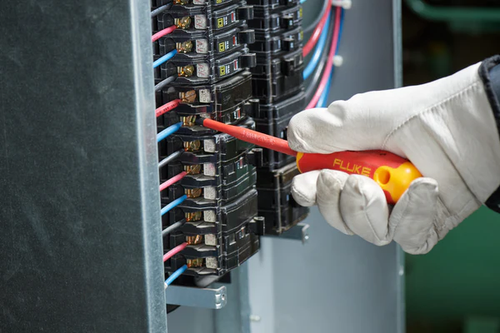 IKST7 - Kit básico de herramientas de mano aisladas de Fluke