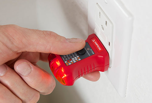 ST-102B - Comprobador de tomas electricos